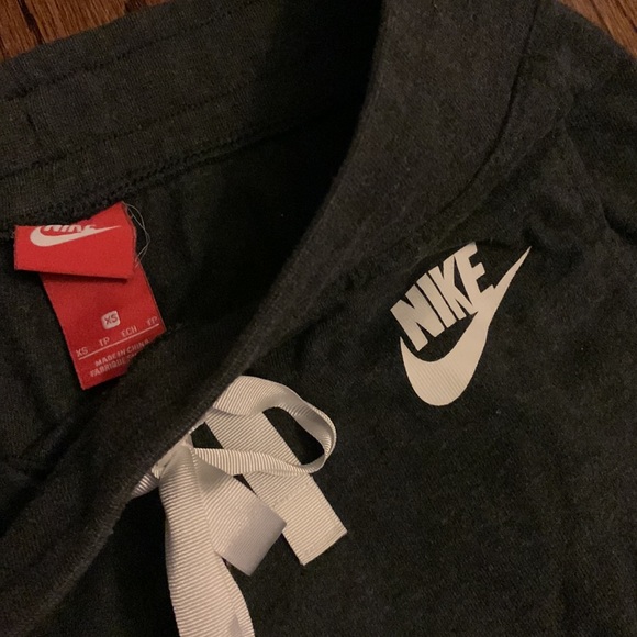 Nike Capri Tie Waist Joggers in Grey - Picture 2 of 5